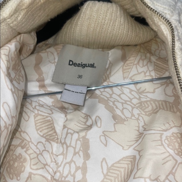 Desigual Puffer Coat Faux Fur Hood Cream Beige Size 36 | US 4-6 - Picture 6 of 8